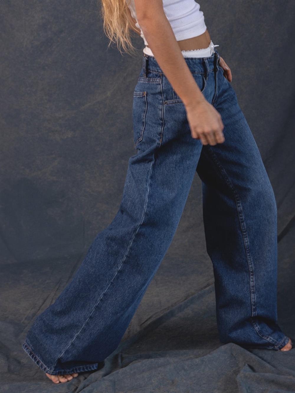 Motel Rocks Roomy Extra Wide Low Rise Jeans in Mid Blue Used Size W26 L34W26 L34